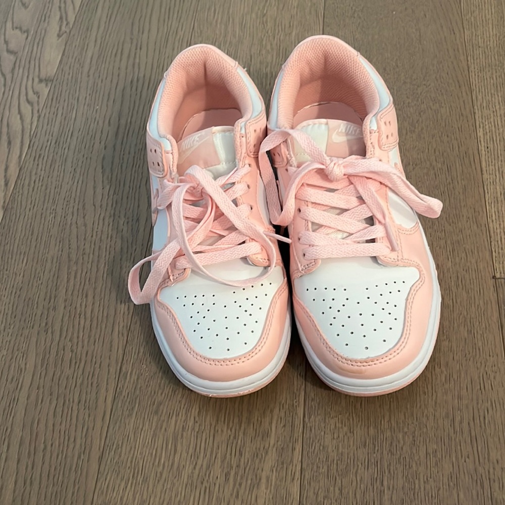 Bubble gum pink dunks